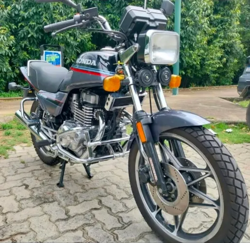 MOTO CB 450 DX ,ANO 1988,25.000,00 DISPENSO CURIOSOS E GOLPISTAS.