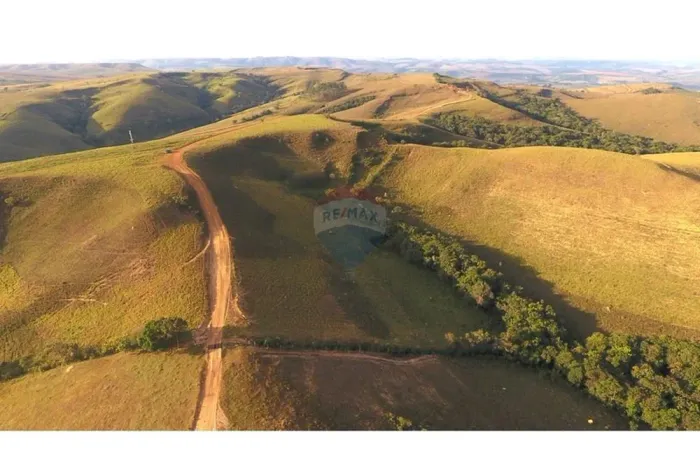 Área de 5,85 hectares na Serra da Canastra com vista deslumbrante, denominada Gariroba - Á