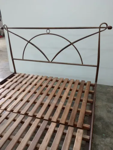 Cama de ferro 