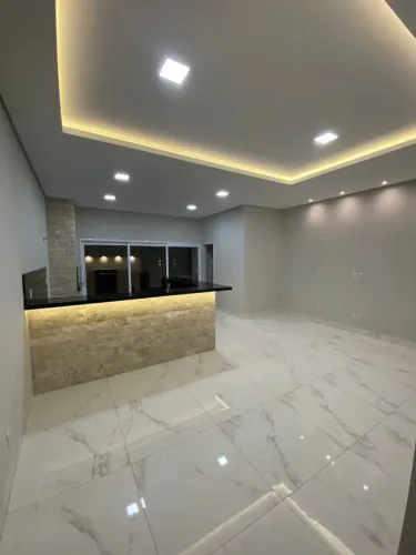 Linda Casa à Venda no Bairro Shangri-La em Cuiabá