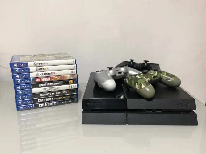 Vendo PLAYSTATION 4