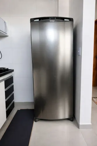 Geladeira Cônsul 337l, 127w, pouco tempo de uso!