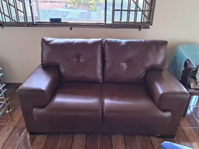 Conjunto de Sofá 2 e 3 lugares.