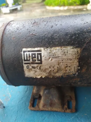 Vendo bomba de piscina usada em ótimo estado contato *