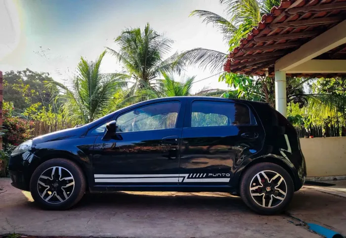 Fiat Punto Essence 1.6 Flex 16V 5P 2011