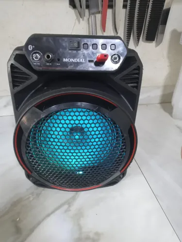 Caixa Bluetooth mondial ( PRA REPARO)
