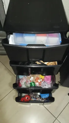 Vende-se produção inteira para artesanato,tenho muito mais produtos,o móvel estava cheio.