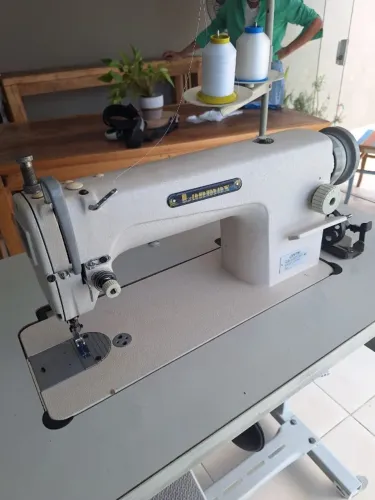 Máquina de costura