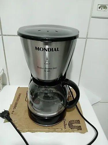 CAFETEIRA MONDIAL GRANDE 32 XICARAS FUNCIONA PERFEITAMENTE 2 MESES DE USO