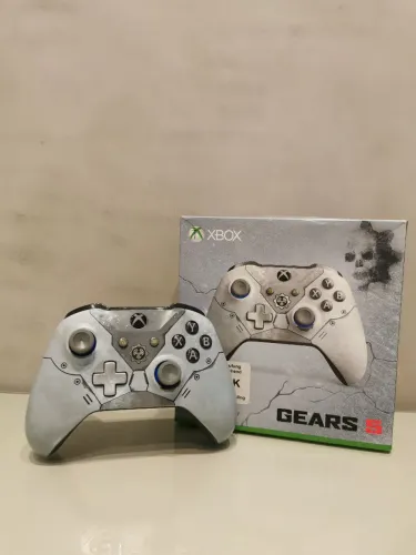 Controle Xbox Gears 5 com analógicos magnéticos 