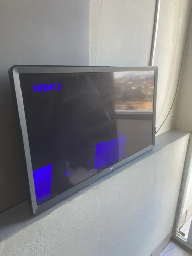 Smart Tv LG 32 - Liga Normalmente | Ideal para Conserto ou peças