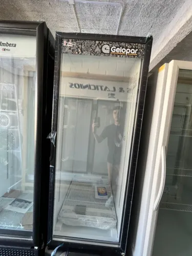 Conservador Gelopar Vertical 573L Preto Porta de Vidro (Anselmo)