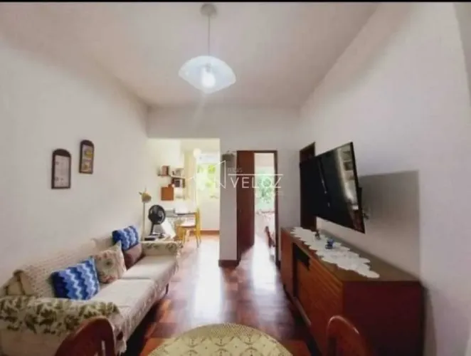 Apartamento - / Residencial / Glória