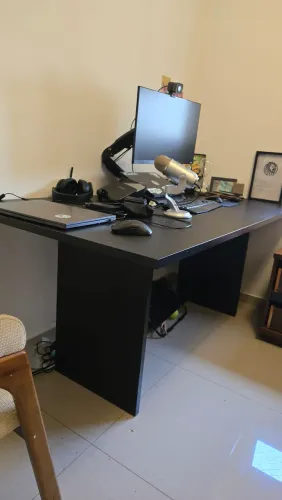 Mesa de Escritório Tok & Stok preta