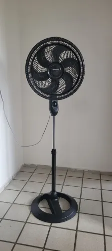Ventilador de coluna Britânia