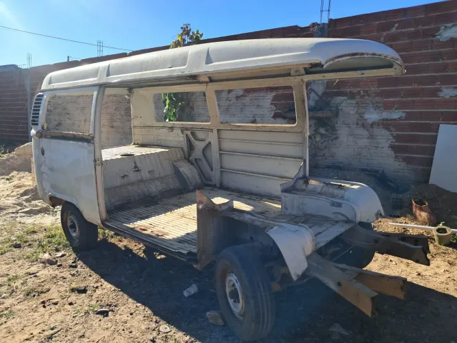 Teto, laterais, traseira kombi carat.