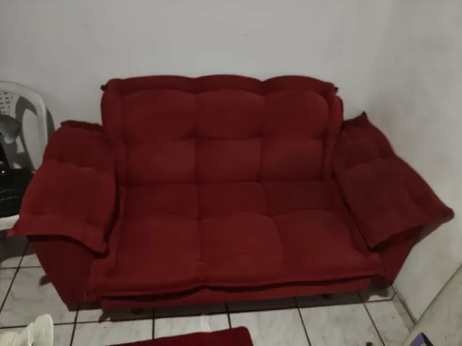 sofa vermelho