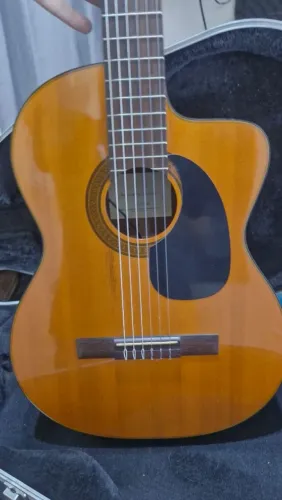 Vendo violão Takamine