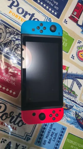Nintendo Switch + Case de transporte 