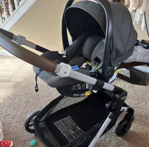 Carrinho+cadeirinha de bebê Graco comprado nos eua 