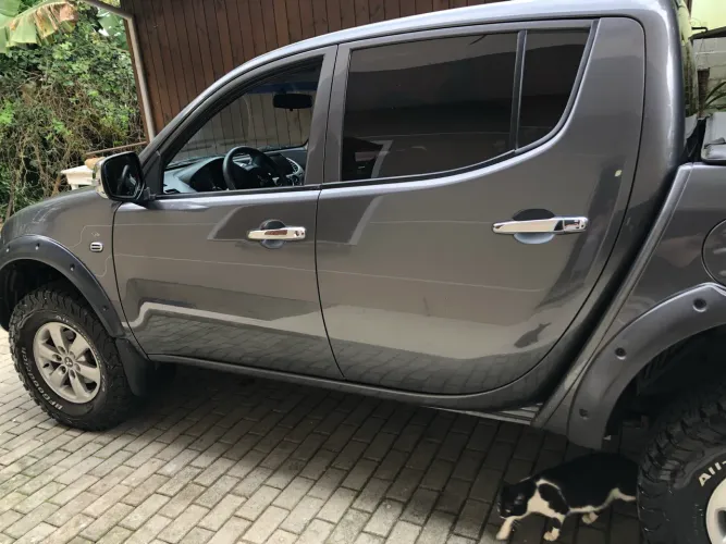 Mitsubishi L200 Triton GLS 3.2 CD TB Int.diesel MEC 2015
