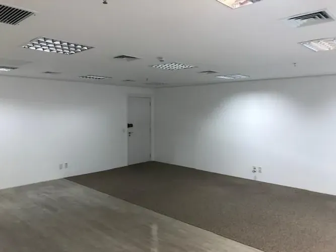 SALA COMERCIAL COM VISTA PARA A PONTE ESTAIADA | 60 M² | 2 VAGAS