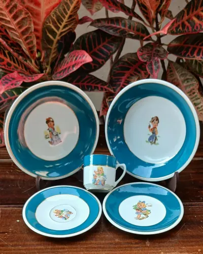 Kit de jantar infantil porcelana real raro !
