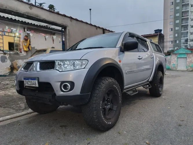 Mitsubishi L200 Triton HPE 3.2 CD TB Int.diesel AUT 2013