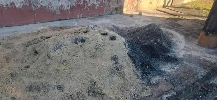 Pedrisco sobrou mais de meio metro, o pedreiro pediu a mais