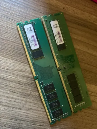 Vendo duas memória ram 2x8gb cada 2400hz