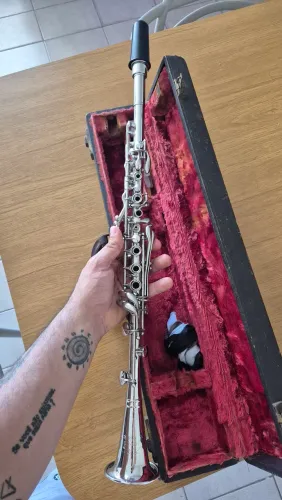 Clarinete de metal Bb