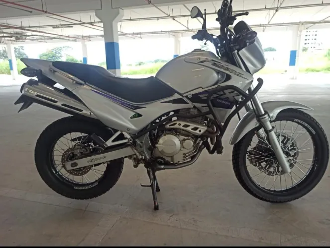 Vendo nx400 falcon