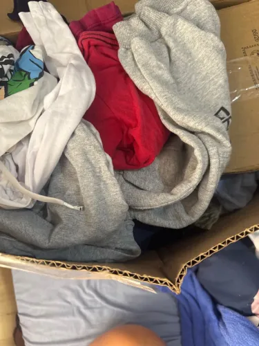 Roupas para doar,retirar hoje por favor.