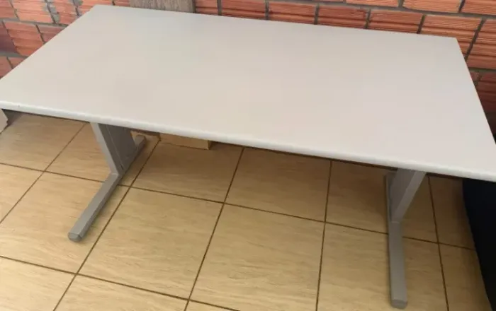MESA DE ESCRITÓRIO