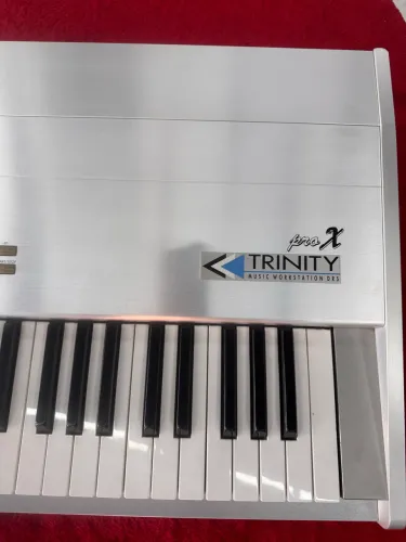 Korg Trinity pró x 88 impecável piano NF e garantia 