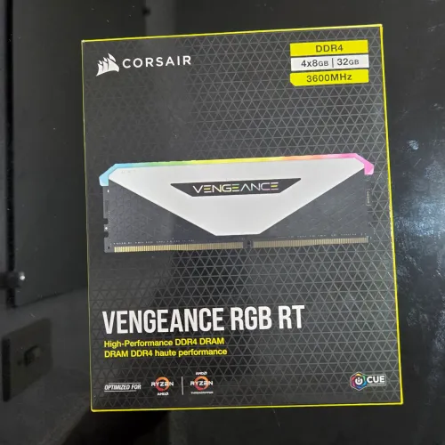 RAM DDR4 32GB Corsair Vengeance RGB (4x8GB) 3600MHz