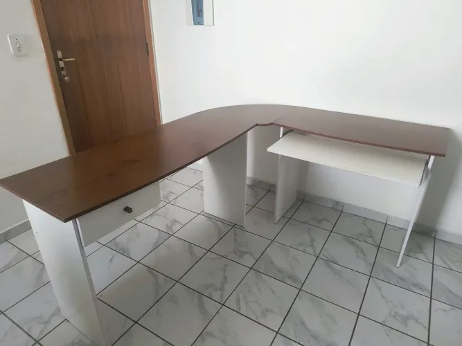 Mesa de Escritório em L
