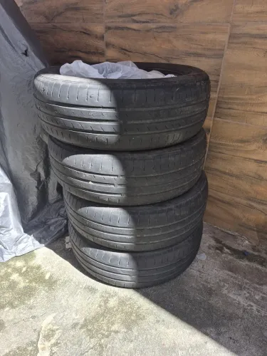 Pneus 185,60 R15 usados