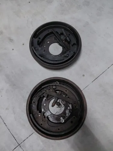 Diferencial da c10 com tambor e sapatas de freios semi novas diferencial 3.90 marca rockel