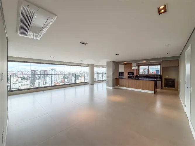 Apartamento à venda com 4 quartos, sendo 2 suítes, no condomínio Portugal 587, São Paulo -