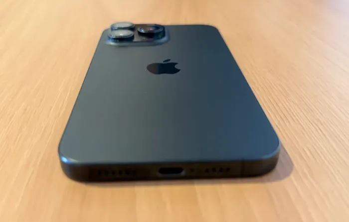 iPhone 16 Pro Max Titânio Preto - Impecável