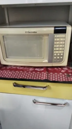 Armarios, geladeira... moveis eletrodomésticos em geral.