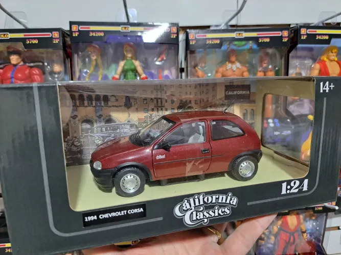 Miniatura 1994 Chevrolet Corsa Vinho California Classics 1:24 Em Metal Novo E Lacrado