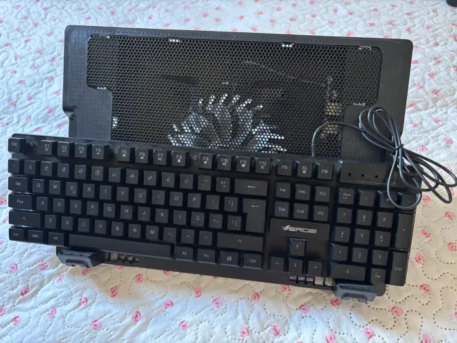 Vendo suporte p/ notebook e teclado