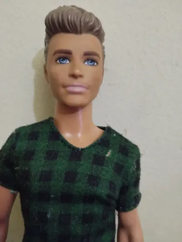 Boneco Ken.