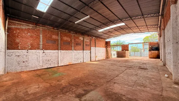 Barracão para alugar, 350 m² por R$ 4.850,00/mês - Vila Santo Antônio - Maringá/PR