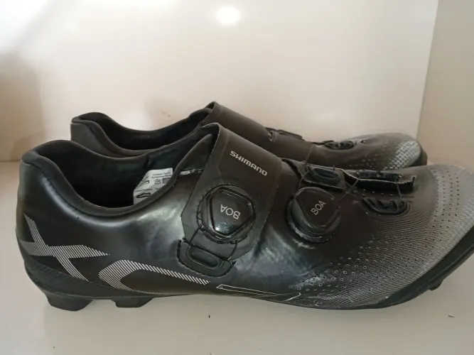 Sapatilha Shimano xc702