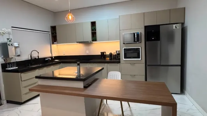 Casa Moderna Térrea com 4 Suítes, Piscina Aquecida e Espaço Gourmet - QMS Sobradinho
