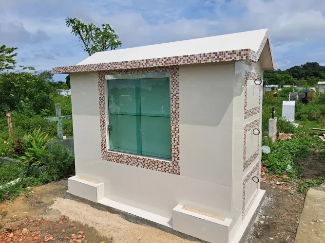 Construtor de jazigos sepulturas e lápides 