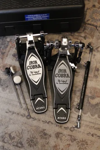 Pedal duplo Tama Iron Cobra P900